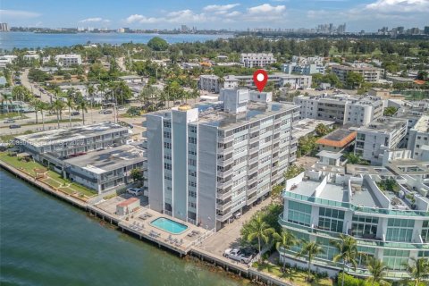 Copropriété à vendre à Miami Beach, Floride: 2 chambres, 102.19 m2 № 2352815 - photo 5
