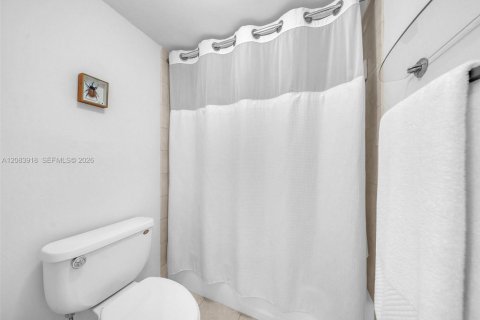 Copropriété à vendre à Miami Beach, Floride: 2 chambres, 102.19 m2 № 2352815 - photo 19