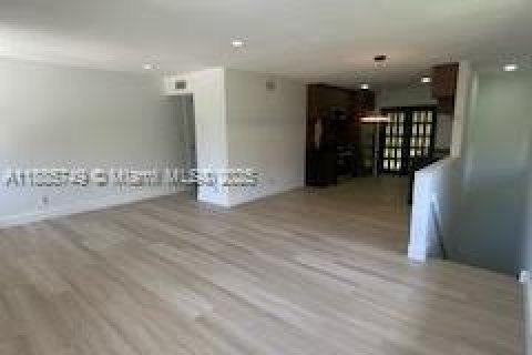 Copropriété à louer à Plantation, Floride: 2 chambres, 99.13 m2 № 2014263 - photo 16