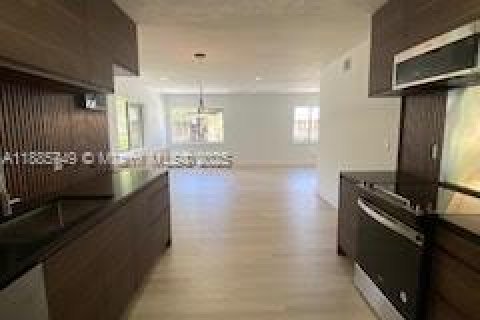 Copropriété à louer à Plantation, Floride: 2 chambres, 99.13 m2 № 2014263 - photo 7