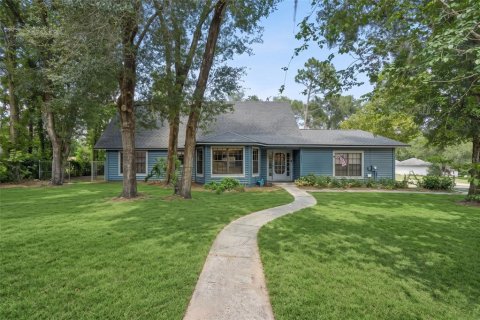 House in Sorrento, Florida 3 bedrooms, 177.16 sq.m. № 2220482