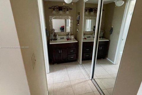 Condo in Davie, Florida, 2 bedrooms  № 1861227 - photo 3
