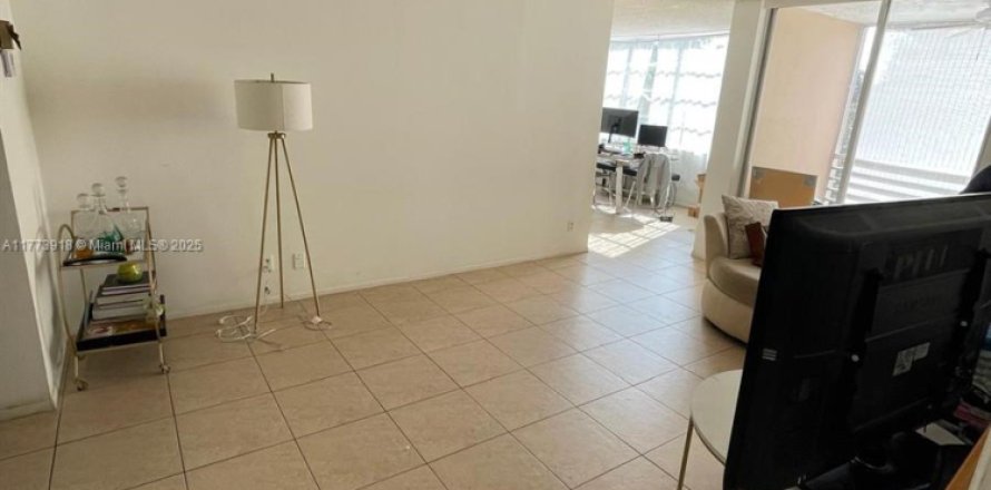 Condo in Davie, Florida, 2 bedrooms  № 1861227