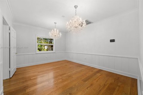 House in Coral Gables, Florida 4 bedrooms, 312.62 sq.m. № 2031437 - photo 16