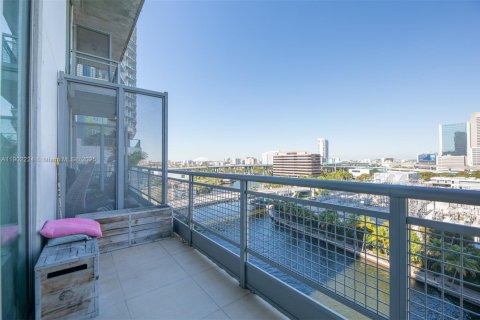 Condo in Miami, Florida, 1 bedroom  № 1953654 - photo 16