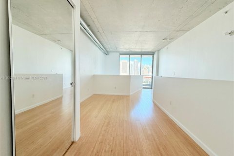 Condo in Miami, Florida, 1 bedroom  № 1953654 - photo 24