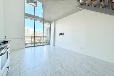 Condo in Miami, Florida, 1 bedroom  № 1953654 - photo 7