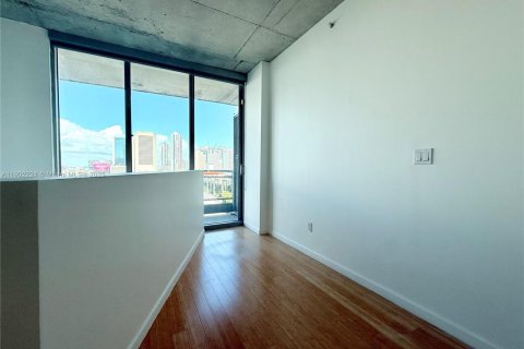 Condo in Miami, Florida, 1 bedroom  № 1953654 - photo 25