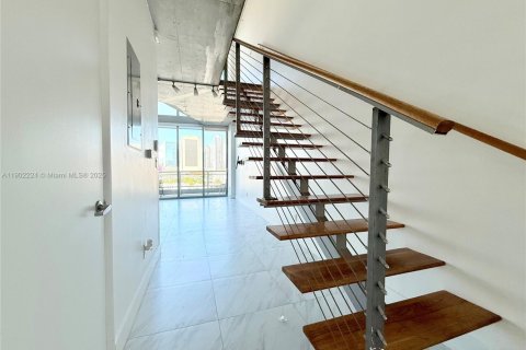 Condo in Miami, Florida, 1 bedroom  № 1953654 - photo 4