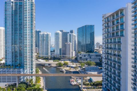Condo in Miami, Florida, 1 bedroom  № 1953654 - photo 3