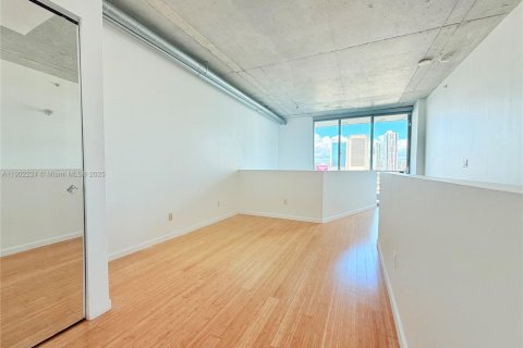 Condo in Miami, Florida, 1 bedroom  № 1953654 - photo 22