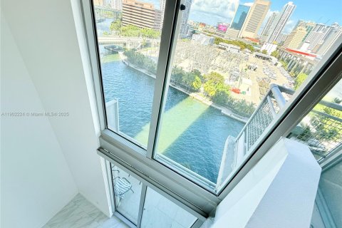 Condo in Miami, Florida, 1 bedroom  № 1953654 - photo 29