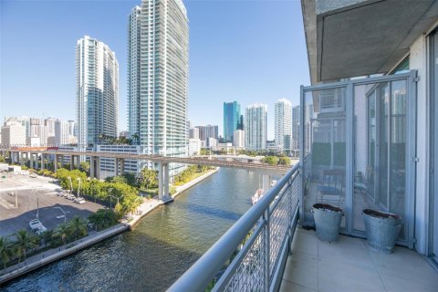 Condo in Miami, Florida, 1 bedroom  № 1953654 - photo 15