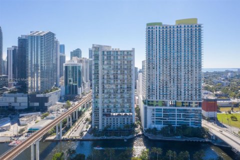 Condo in Miami, Florida, 1 bedroom  № 1953654 - photo 2