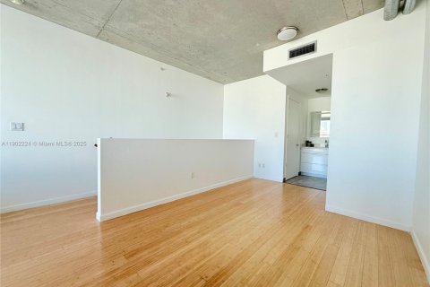 Condo in Miami, Florida, 1 bedroom  № 1953654 - photo 20