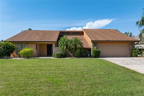 Casa en venta en Lake Suzy, Florida, 3 dormitorios, 243.78 m2 № 1846858 - foto 1