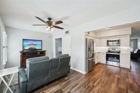 Condo in Clearwater, Florida, 2 bedrooms  № 1855525 - photo 15