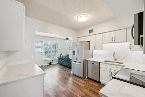 Condo in Clearwater, Florida, 2 bedrooms  № 1855525 - photo 4
