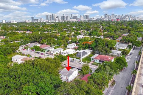 Casa en Miami, Florida 2 dormitorios, 77.48 m2 № 2037154