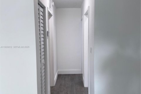 Villa ou maison à louer à Miami, Floride: 1 chambre № 1987868 - photo 5