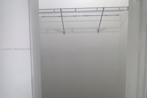 Villa ou maison à louer à Miami, Floride: 1 chambre № 1987868 - photo 10