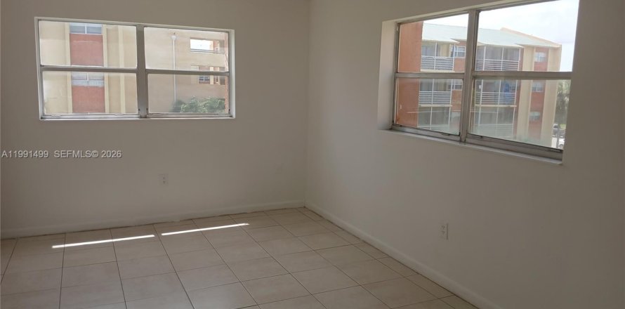 Condo à Lauderdale Lakes, Floride, 2 chambres  № 2052237