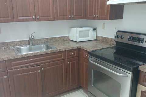 Copropriété à vendre à Lauderdale Lakes, Floride: 2 chambres, 102.19 m2 № 2052237 - photo 10