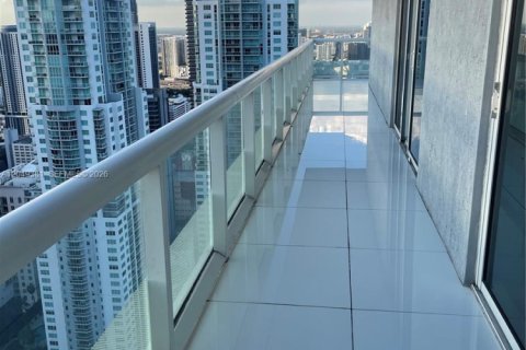 Condo in Miami, Florida, 2 bedrooms № 2263175 - photo 4