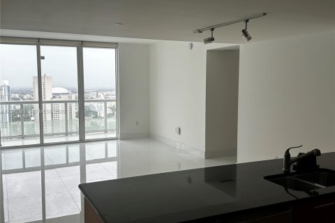 Condo in Miami, Florida, 2 bedrooms № 2263175 - photo 20