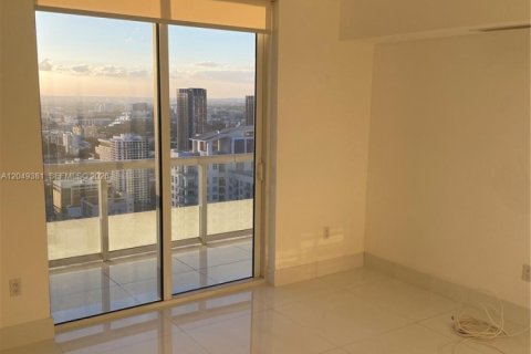 Condo in Miami, Florida, 2 bedrooms № 2263175 - photo 15