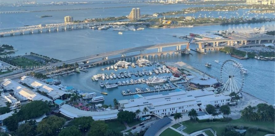 Condo in Miami, Florida, 2 bedrooms № 2263175
