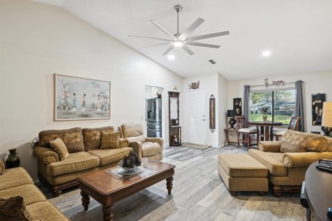 Condominio en venta en Weeki Wachee, Florida, 2 dormitorios, 120.12 m2 № 1772200 - foto 18