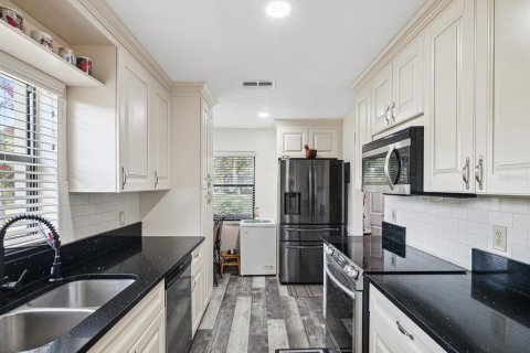 Condominio en venta en Weeki Wachee, Florida, 2 dormitorios, 120.12 m2 № 1772200 - foto 22