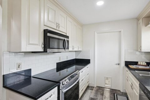 Condominio en venta en Weeki Wachee, Florida, 2 dormitorios, 120.12 m2 № 1772200 - foto 21