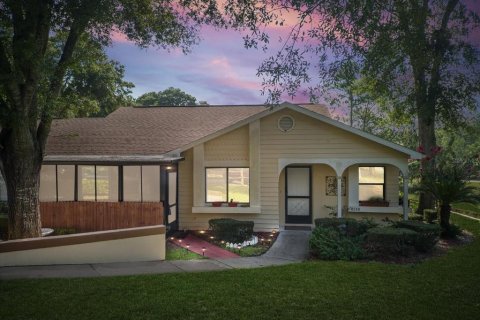 Condominio en venta en Weeki Wachee, Florida, 2 dormitorios, 120.12 m2 № 1772200 - foto 1