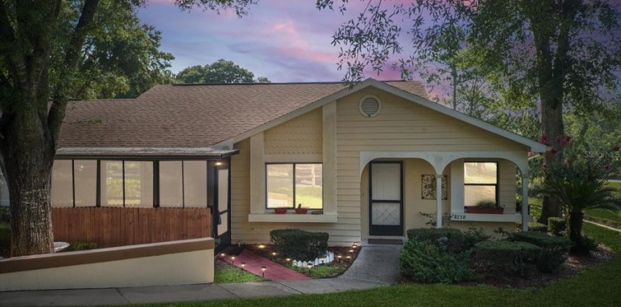 Condominio en Weeki Wachee, Florida, 2 dormitorios  № 1772200