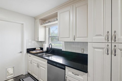 Condominio en venta en Weeki Wachee, Florida, 2 dormitorios, 120.12 m2 № 1772200 - foto 20