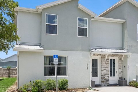 Adosado en venta en Kissimmee, Florida, 5 dormitorios, 201.23 m2 № 2197625 - foto 2