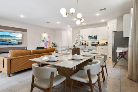Adosado en venta en Kissimmee, Florida, 5 dormitorios, 201.23 m2 № 2197625 - foto 10