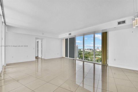 Apartamento en alquiler en Aventura, Florida, 2 dormitorios, 154.22 m2 № 1929163 - foto 21