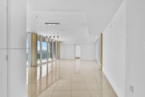 Apartamento en alquiler en Aventura, Florida, 2 dormitorios, 154.22 m2 № 1929163 - foto 17