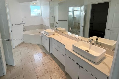 Apartamento en alquiler en Aventura, Florida, 2 dormitorios, 154.22 m2 № 1929163 - foto 20