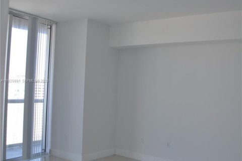 Condo in Miami, Florida, 2 bedrooms № 1990070 - photo 6