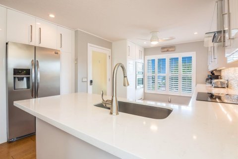 House in Bradenton Beach, Florida 4 bedrooms, 263.1 sq.m. № 1574911 - photo 8