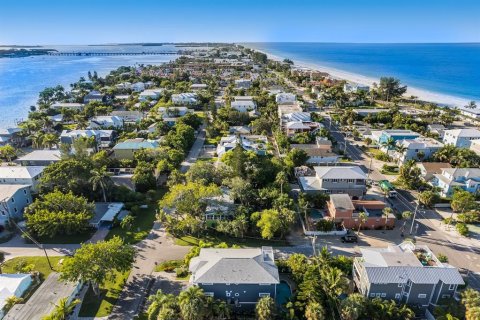 House in Bradenton Beach, Florida 4 bedrooms, 263.1 sq.m. № 1574911 - photo 5
