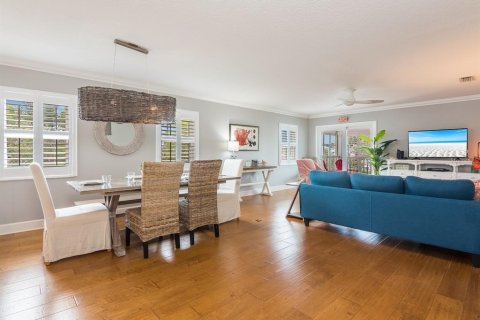 House in Bradenton Beach, Florida 4 bedrooms, 263.1 sq.m. № 1574911 - photo 16