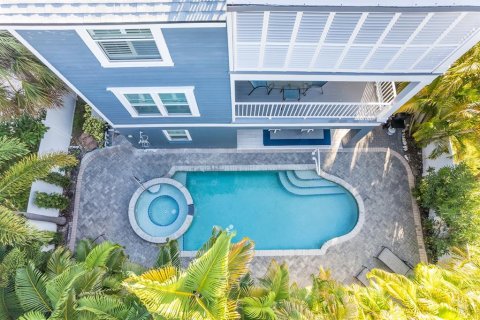 House in Bradenton Beach, Florida 4 bedrooms, 263.1 sq.m. № 1574911 - photo 4