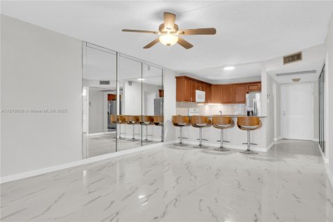 Condominio en alquiler en Boca Raton, Florida, 2 dormitorios, 83.61 m2 № 2088547 - foto 5