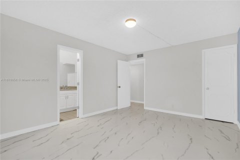 Condominio en alquiler en Boca Raton, Florida, 2 dormitorios, 83.61 m2 № 2088547 - foto 16