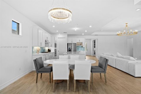 Villa ou maison à vendre à Oakland Park, Floride: 3 chambres, 238.57 m2 № 2053128 - photo 10